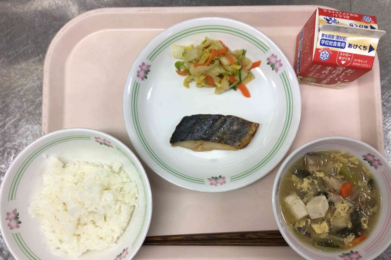 品川区立小学校の給食の一例（品川区立鈴ヶ森小学校HPより）
