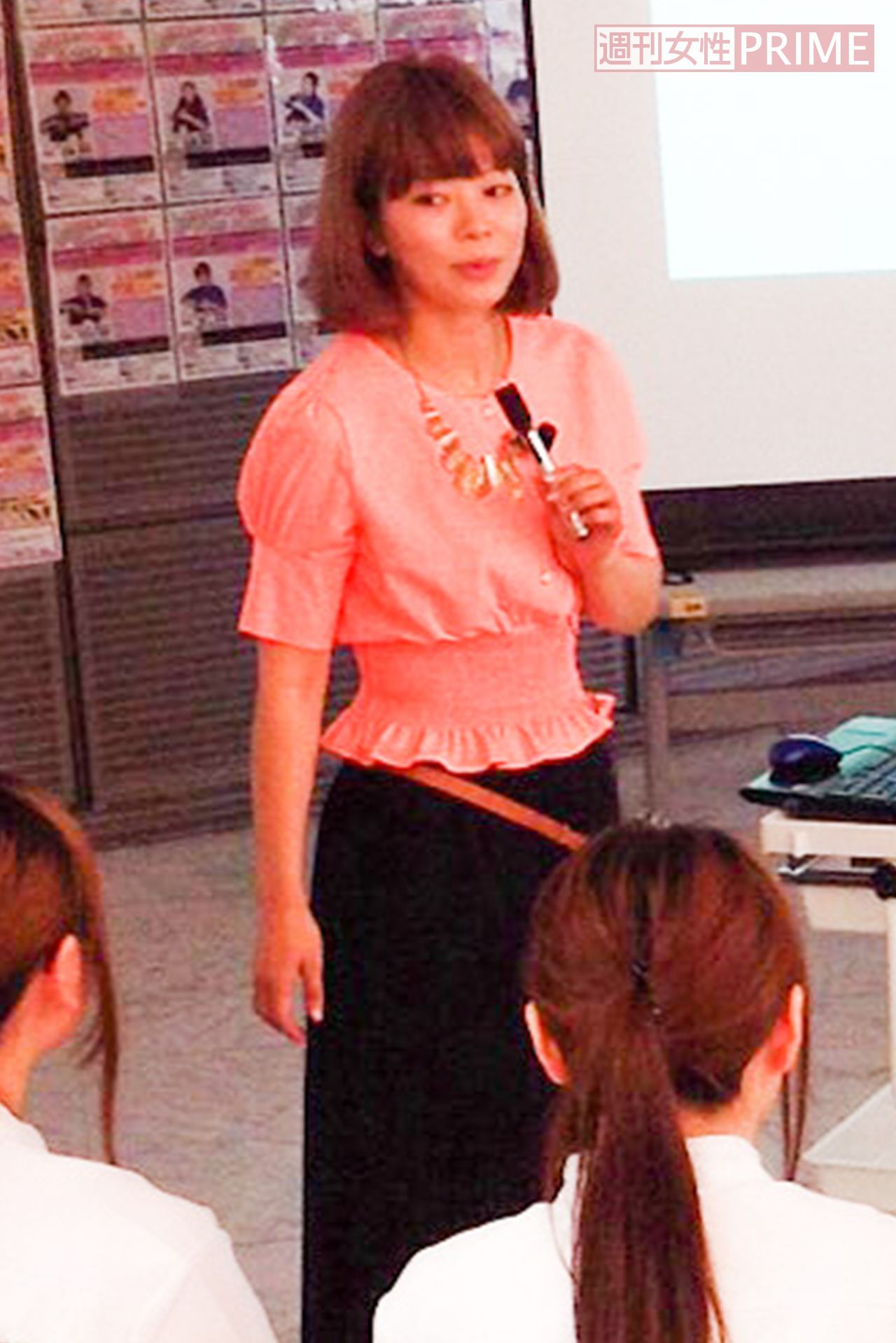 美容学校で講師を務めていたこともあった（ホームページより）