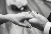 年の差婚・年近婚・年下婚を望む心理と、それを可能にする方法とは