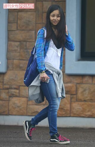 ICUに在学中のころと比べると、現在は倍以上のSPの姿がある佳子さま（写真は’15年5月）