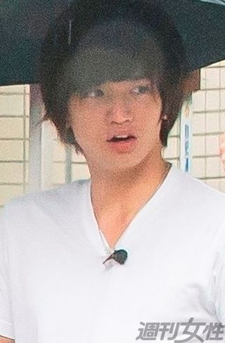 Sexy Zone中島健人 大学への通学は白の高級外車を利用