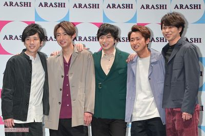 嵐のSNS解禁が遅れた背景に、アイドル雑誌との“切れない関係性”