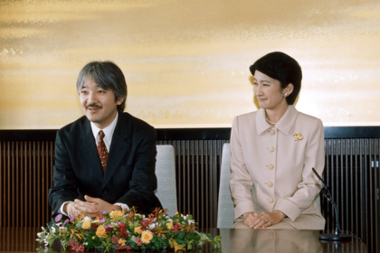 秋篠宮さまの誕生日会見では毎年、子どもたちの成長ぶりを紹介（2001年11月）