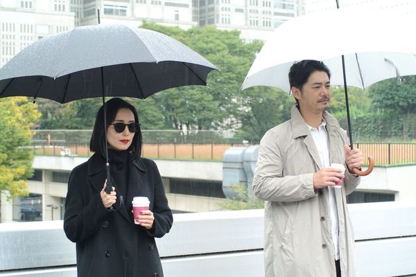 福島編集長のねつ造を告発しようとする沙織は、デスクの天満に協力を頼む。(c)日本テレビ