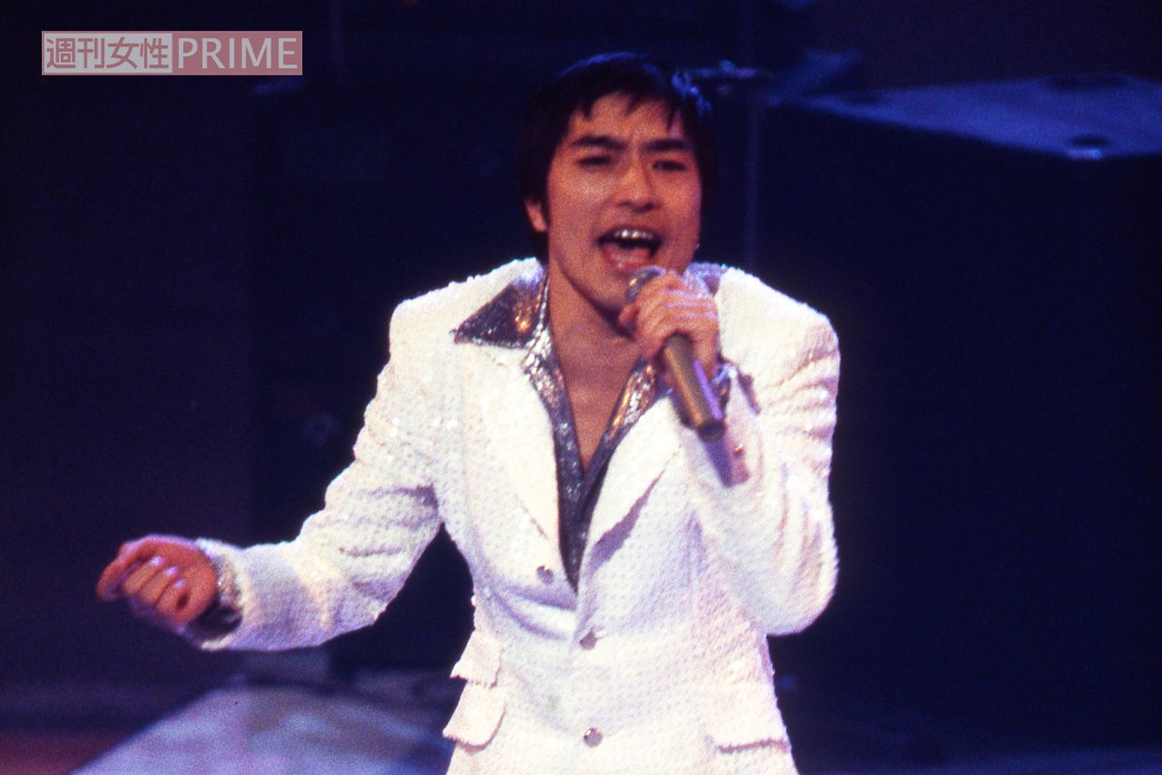 1996年、NHK紅白歌合戦で『ガッツだぜ!!』を披露したウルフルズ・トータス松本