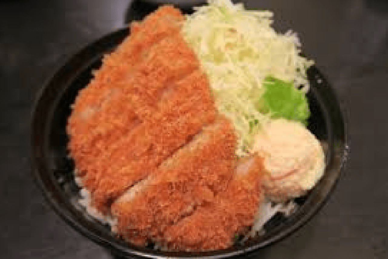 スタイリッシュな堂場さんが意外にも執念を燃やすご当地カツ丼。