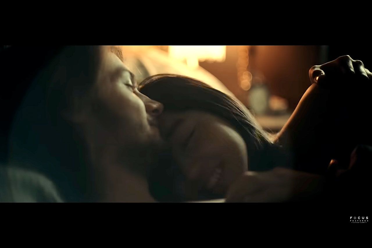 ラブシーンに挑戦したKoki，（映画『Touch』の予告編より）