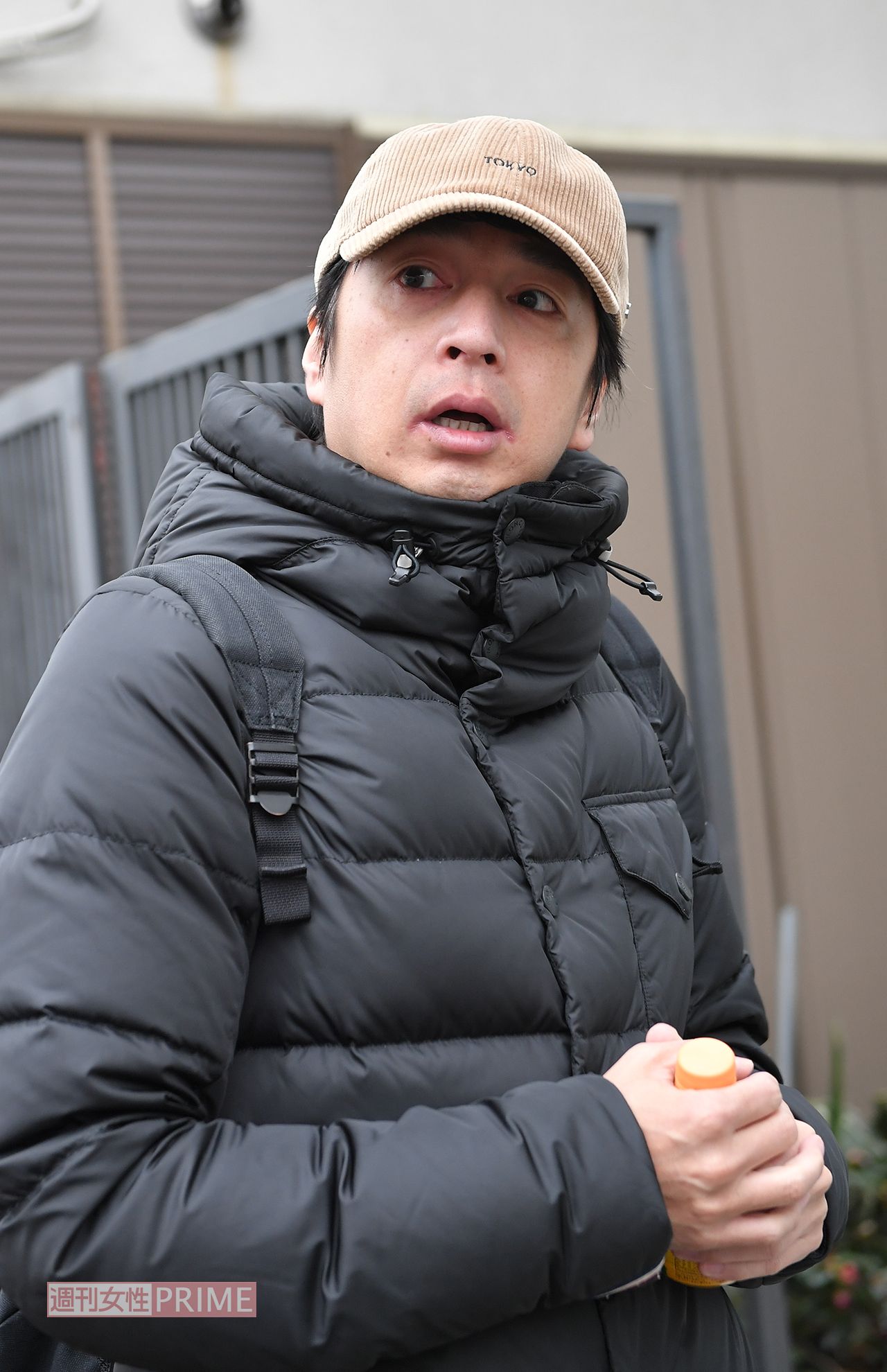 '20年2月、復帰について直撃取材を受ける徳井義実