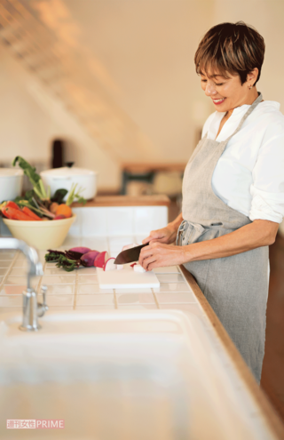 食に興味を持ち、40代後半からオーガニックアドバイザーの勉強を始めた 撮影/曽根将樹(RIKACOさん)