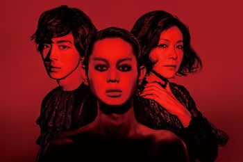 『カリギュラ』11月9日から11月24日まで、新国立劇場中劇場にて公演中。