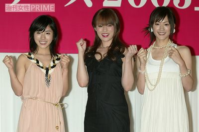 綾瀬はるかよりも深田恭子が先か、石原さとみは？ 「ホリプロ3姉妹」の結婚事情