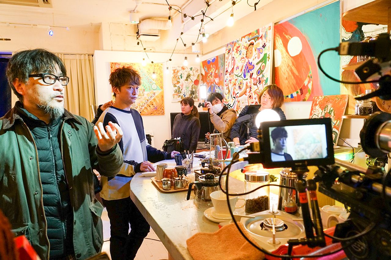 監督＆脚本は、かつて『Smap Short Films』を手がけたこともある山内ケンジ氏。香取は「17年くらい前にご一緒させていただいたときも“慎吾ちゃん役”だったんです。だから、今回も本人役と聞いても特に驚きませんでした（笑）」　撮影／吉岡竜紀