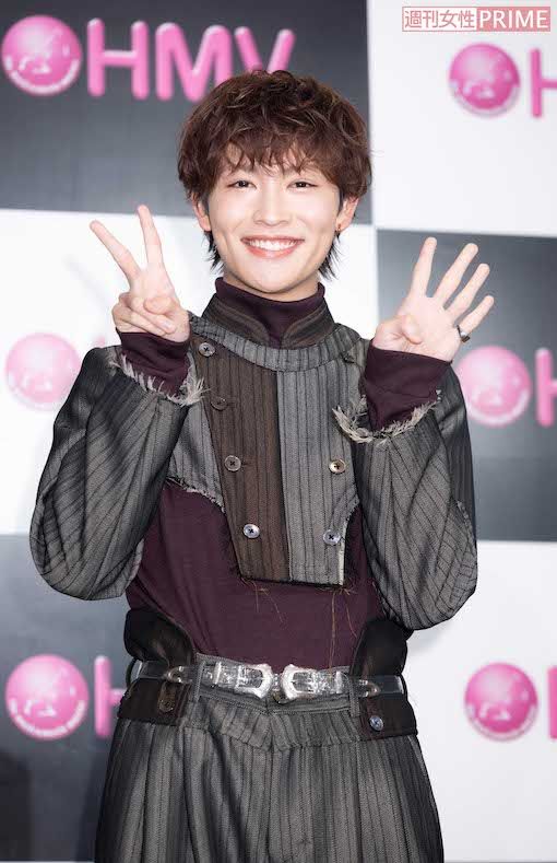 高石あかりと『α-X's』に所属していた現『GENIC』の増子敦貴