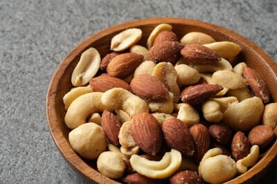 オメガ3脂肪酸が含まれているナッツ類は中性脂肪の上昇を抑えてくれる（画像はイメージです）