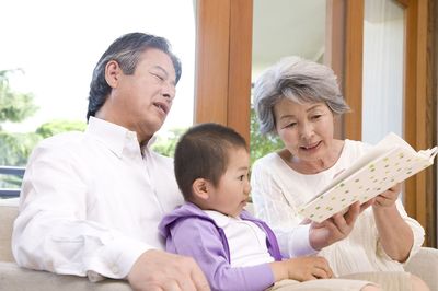 「孫に読ませたい」と話題の “認知症の祖母” を描いた絵本に、著者が込めた思い