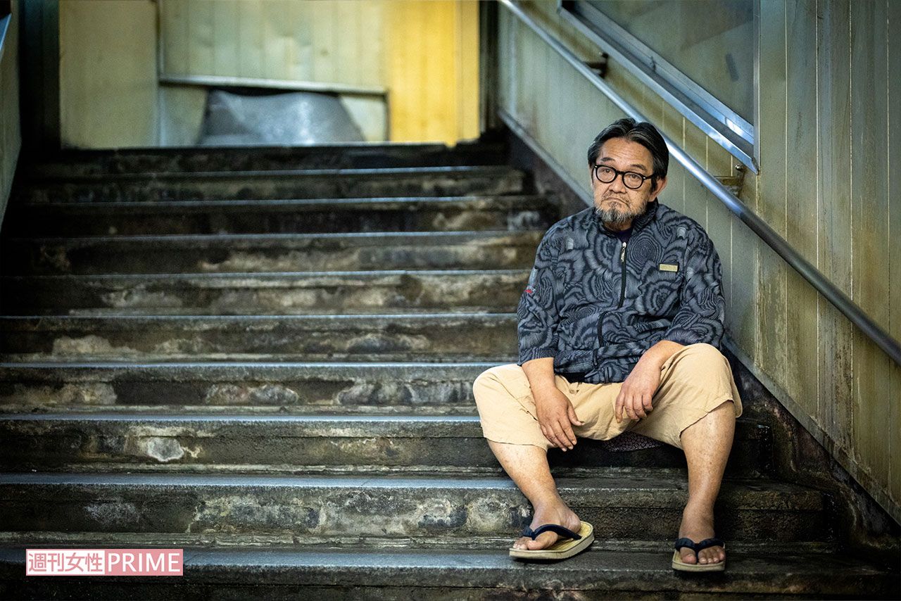 ホームレス生活を経て62歳で作家デビューした赤松利市さん（撮影／佐藤靖彦）