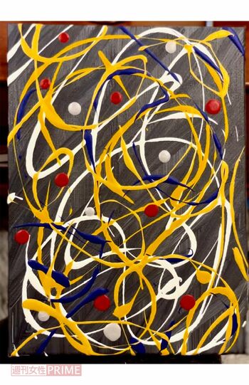 両親の命日に製作した作品。5分ほどで感情のままに描いたという