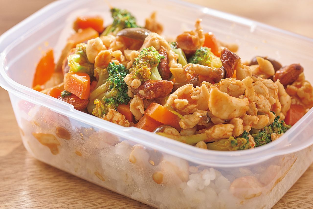 ささみとアーモンドのコチュジャン炒め弁当