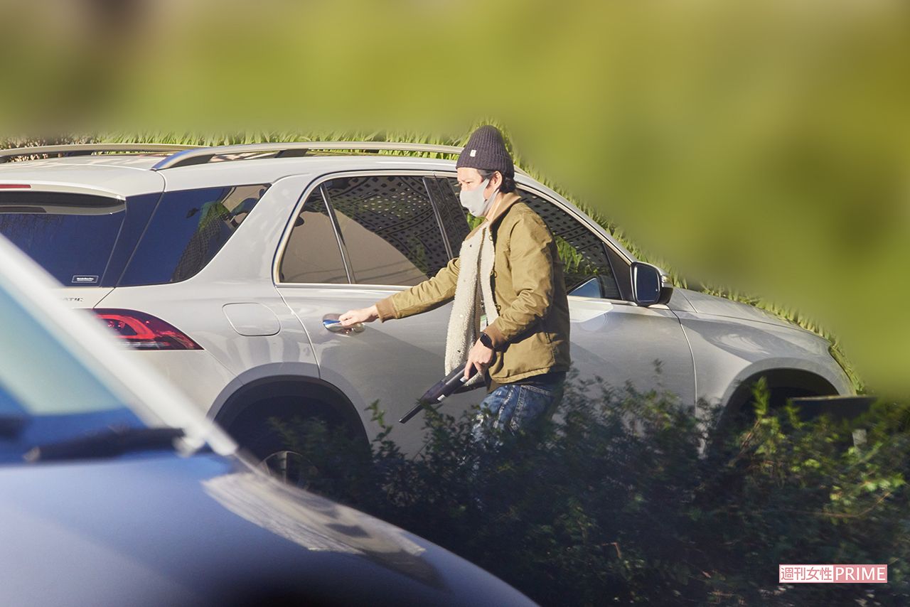 2021年1月、高級外国産SUVでやって来たアンジャッシュ渡部建