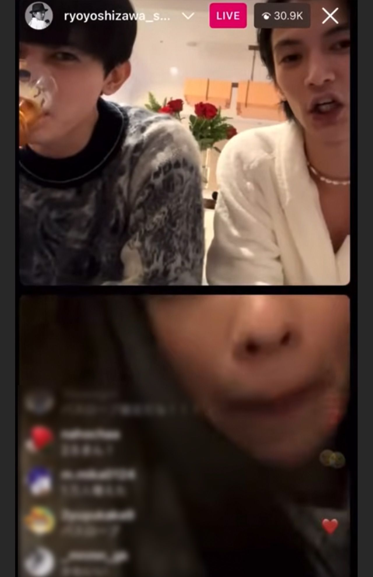 2022年12月24日、吉沢亮のライブ配信に出演した橋本環奈。吉沢はお酒を飲み続けた