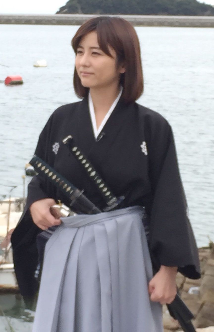 『継ぐ女神』では取材先に合わせた衣装を着るのが恒例。坂本龍馬になったことも！