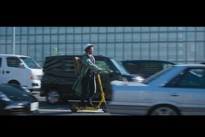 織田裕二『踊る大捜査線 N.E.W.』特報映像で「電動キックボード」爆走