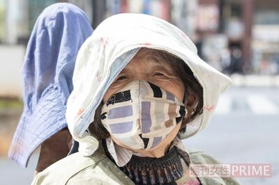 89歳の靴磨きおばあちゃん、人が減った東京・新橋でお客さんを待ち続ける理由