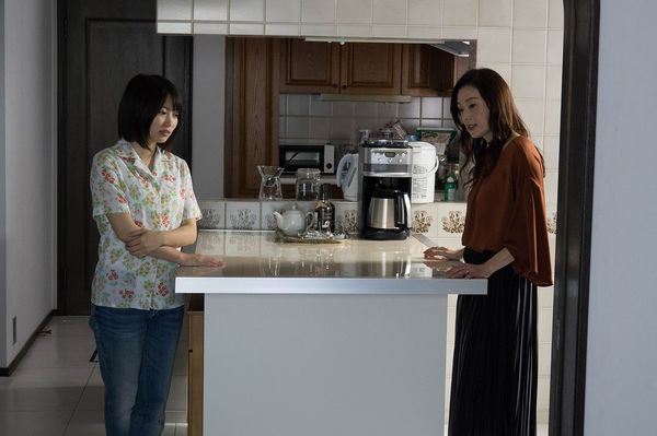 未芙由は、尚子の申し出で、裕福な鹿島田家に身を寄せることに　(c)フジテレビ