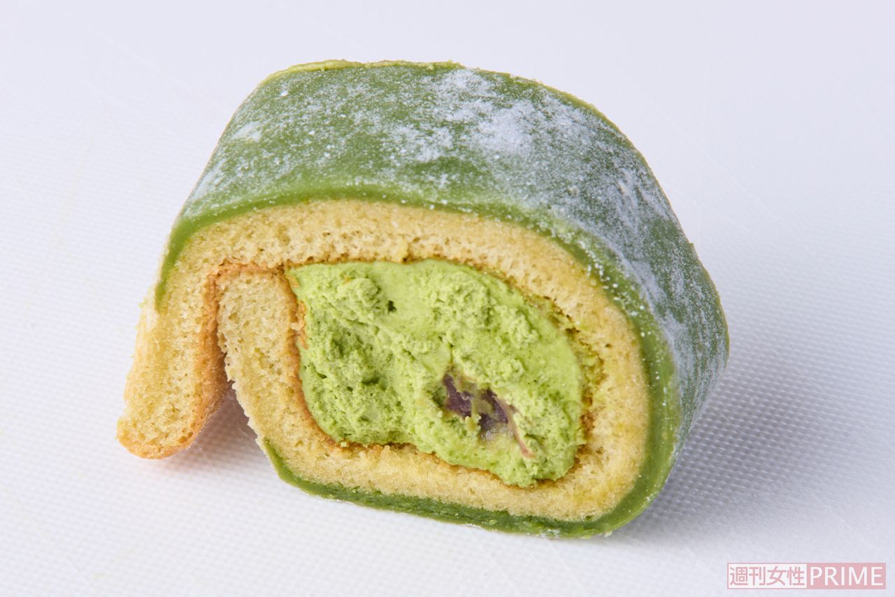 お抹茶大福仕立てのもち食感ロール／セブン-イレブン 237円