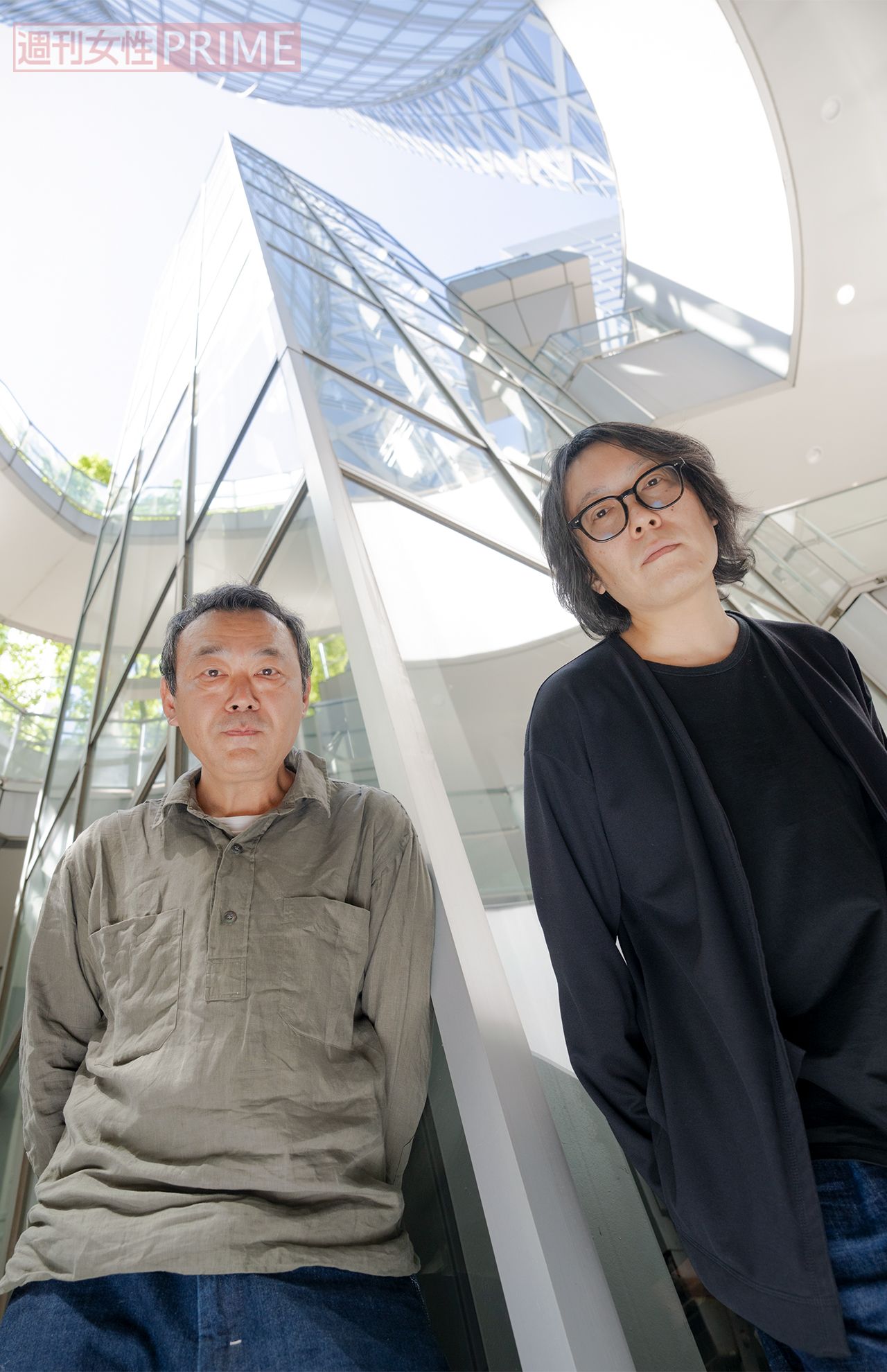 戌井昭人さん（左）と燃え殻さん（右）　撮影／伊藤和幸