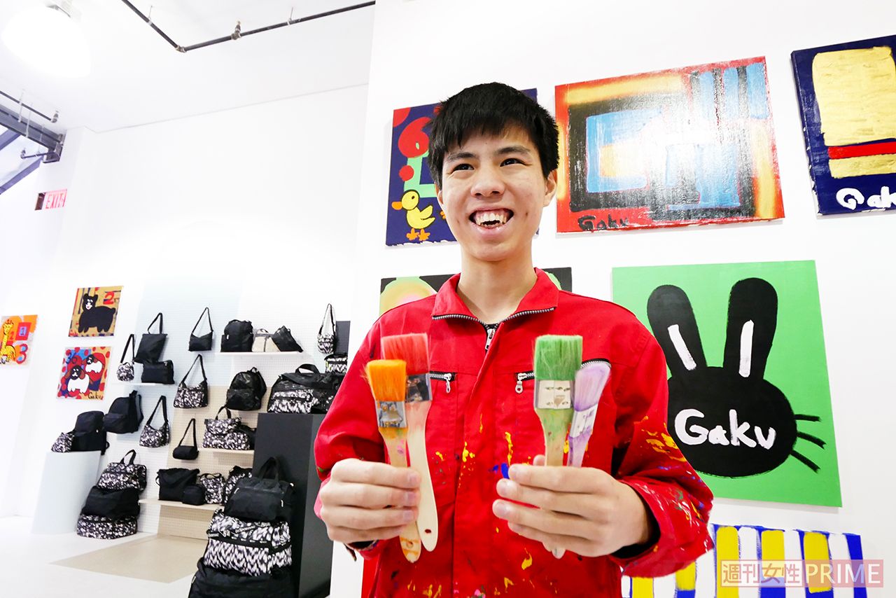 『LeSportsac』のNY店舗でのコラボ展示。来年春、バッグのコラボ商品がでる予定