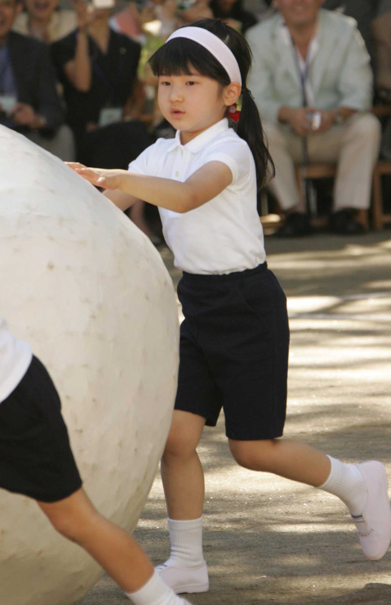 学習院幼稚園年中組（’06年）大玉ころがし