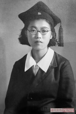 父親のような親切で慕われる薬剤師を目指し、勉学に励んでいた学生時代の榮子さん