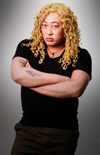 容疑者3：パトリック・ベイカー。外国人画家。今回、日本の海を描くため来日。(c)テレビ東京