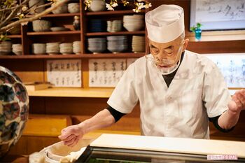 『写楽』一階では目の前で握る様子が　撮影／山田智絵
