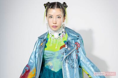 『映画おしりたんてい』で声優を務めた仲里依紗が解き明かしたいことは芸能人の貯金額? 個性的なファッシ…