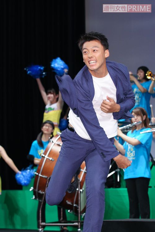 ’16年７月　映画『青空エール』完成披露試写会。野球部員役を熱演した竹内は、未経験者とは思えないサマになった投球フォームを披露　撮影／齋藤周造