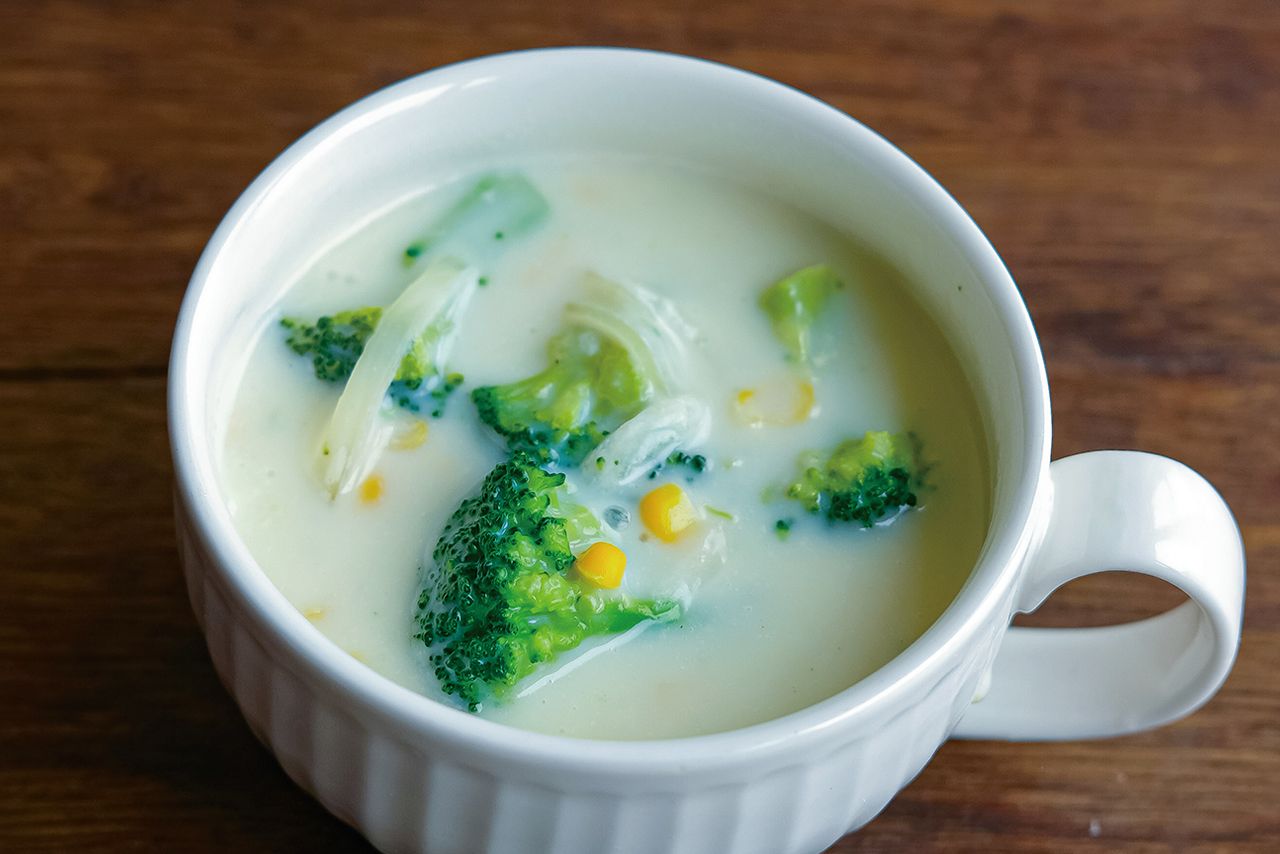 ブロッコリーとコーンのクリームスープ　撮影／松山絵美