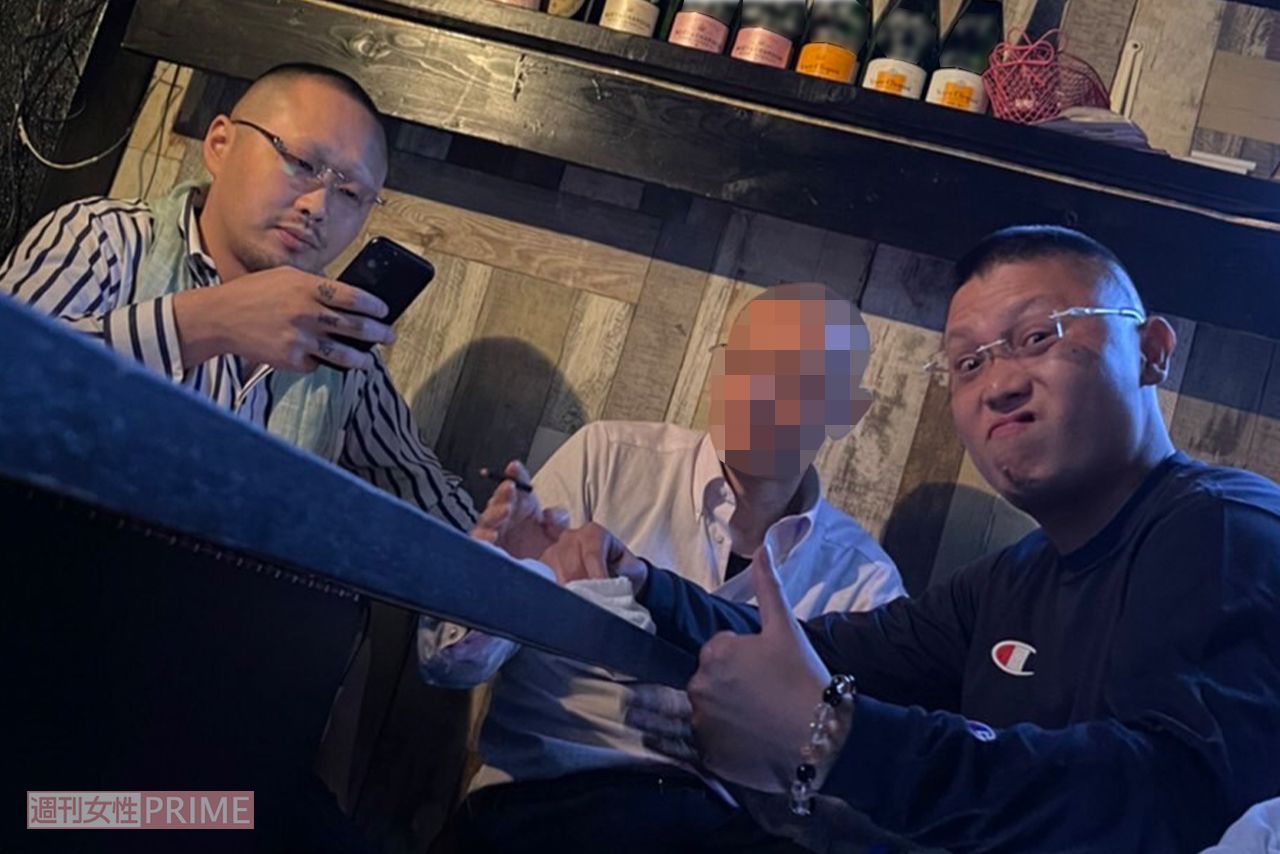 殺害された山中健司氏（左）と佐々木文俊被告（右）