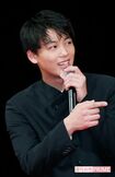 竹内涼真(23)。「休憩時間も、なかなか控室から出てこなかった」(永井監督)という現場では、玉置浩二の『メロディー』を、菅田がギターを弾き竹内が歌うこともあったとか。全員が「めちゃくちゃ歌うまい!」と大絶賛 撮影/竹内摩耶