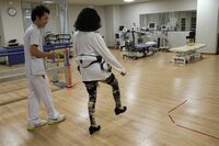 「まるで、ガンダムみたい」と好評！　最新のリハビリ用支援ロボットを実体験