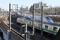 埼京線の線路は、東北（上越、北陸）新幹線と並行して建設された（筆者撮影）