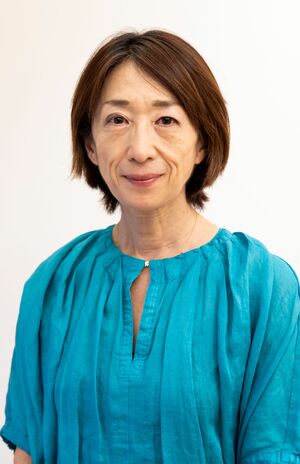 義永直巳さん●50代。京都市在住のひとり暮らし。自宅で月1回の「ダンシャベリ会」を開き、断捨離で人生を切り開きたい人を応援している。