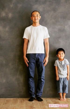 小学1年の長男と。「お坊さんになんねんで」と、つい口にしてしまうと言うが、息子も回り道をするかも？