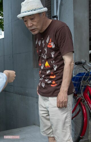 '19年6月、記者の直撃に穏やかに答えた柄本明