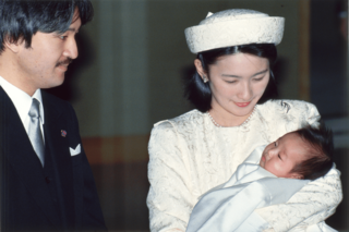 “お宮参り”にあたる宮中三殿ご参拝に臨んだ紀子さまと佳子さま（1995年3月）