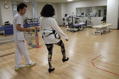 「まるで、ガンダムみたい」と好評！　最新のリハビリ用支援ロボットを実体験