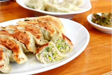 ミッちゃん餃子の「自家製冷凍餃子」12個入り　900円