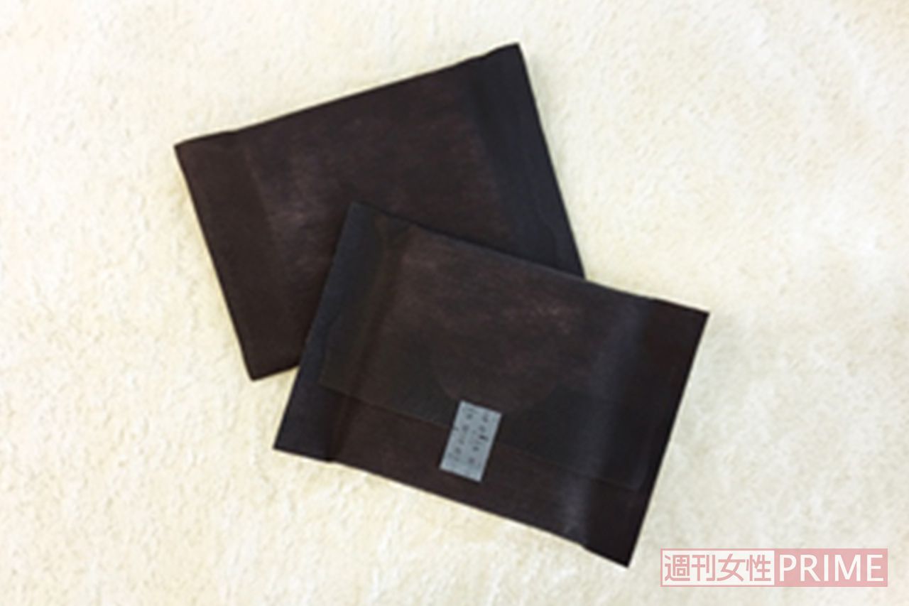 羽を長めに、余分な四隅をカットするなど形にこだわった生理用ナプキン。中身が透けにくい落ち着いた色みの個包装。『エリス 素肌のきもち 超スリム シンプルデザイン』20個入り 425円※／大王製紙　