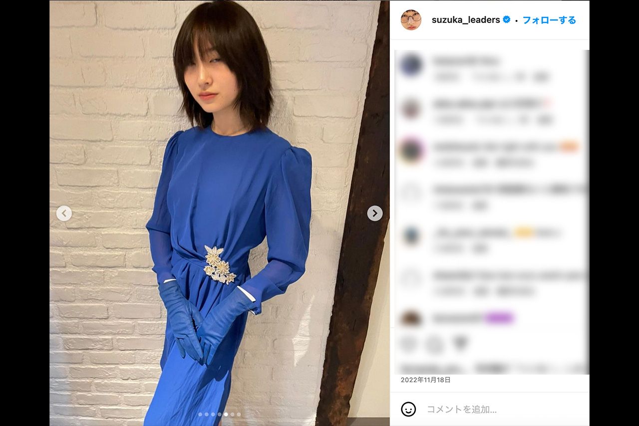 紅白出場を決めた『新しい学校のリーダーズ』、山口百恵風の衣装を着たSUZUKA（公式インスタグラムより）